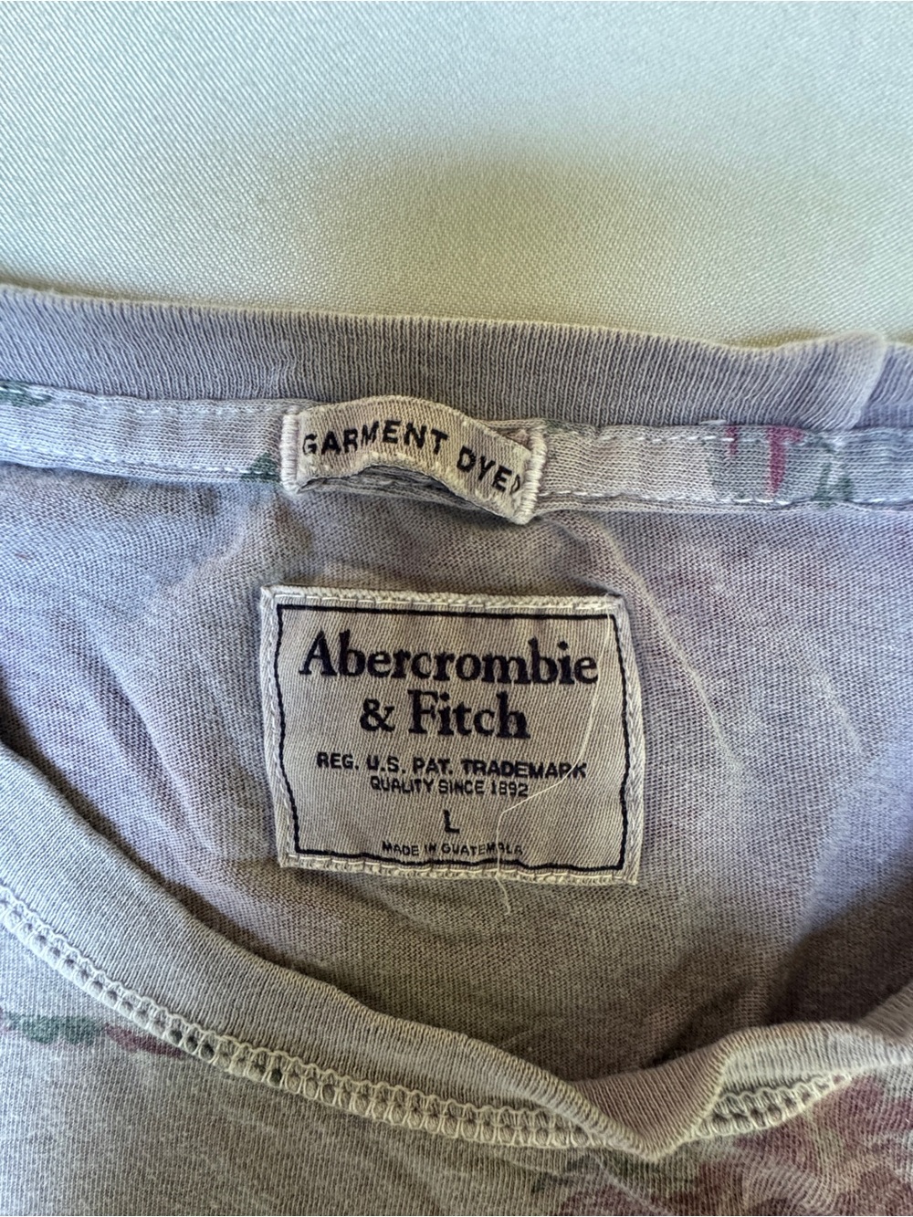 AmberCrombie &Fitch Floral Crew Neck Men’s T-Shirt - Lavender with Plum Floral L - Picture 4 of 7
